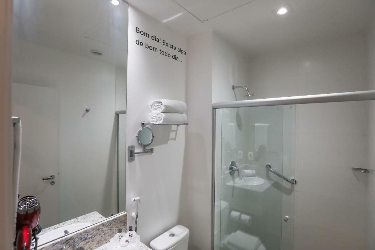 Ramada Hotel & Suites オザスコ エクステリア 写真