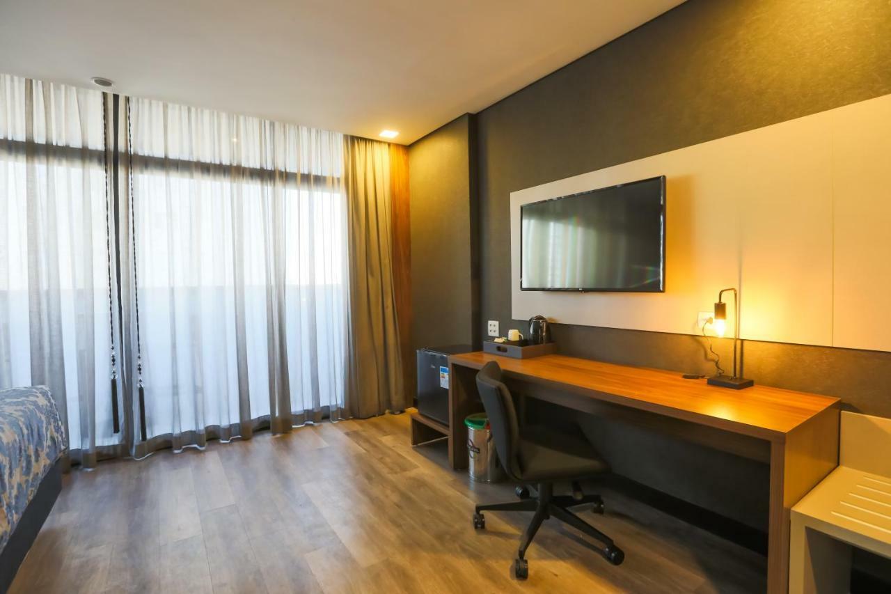 Ramada Hotel & Suites オザスコ エクステリア 写真